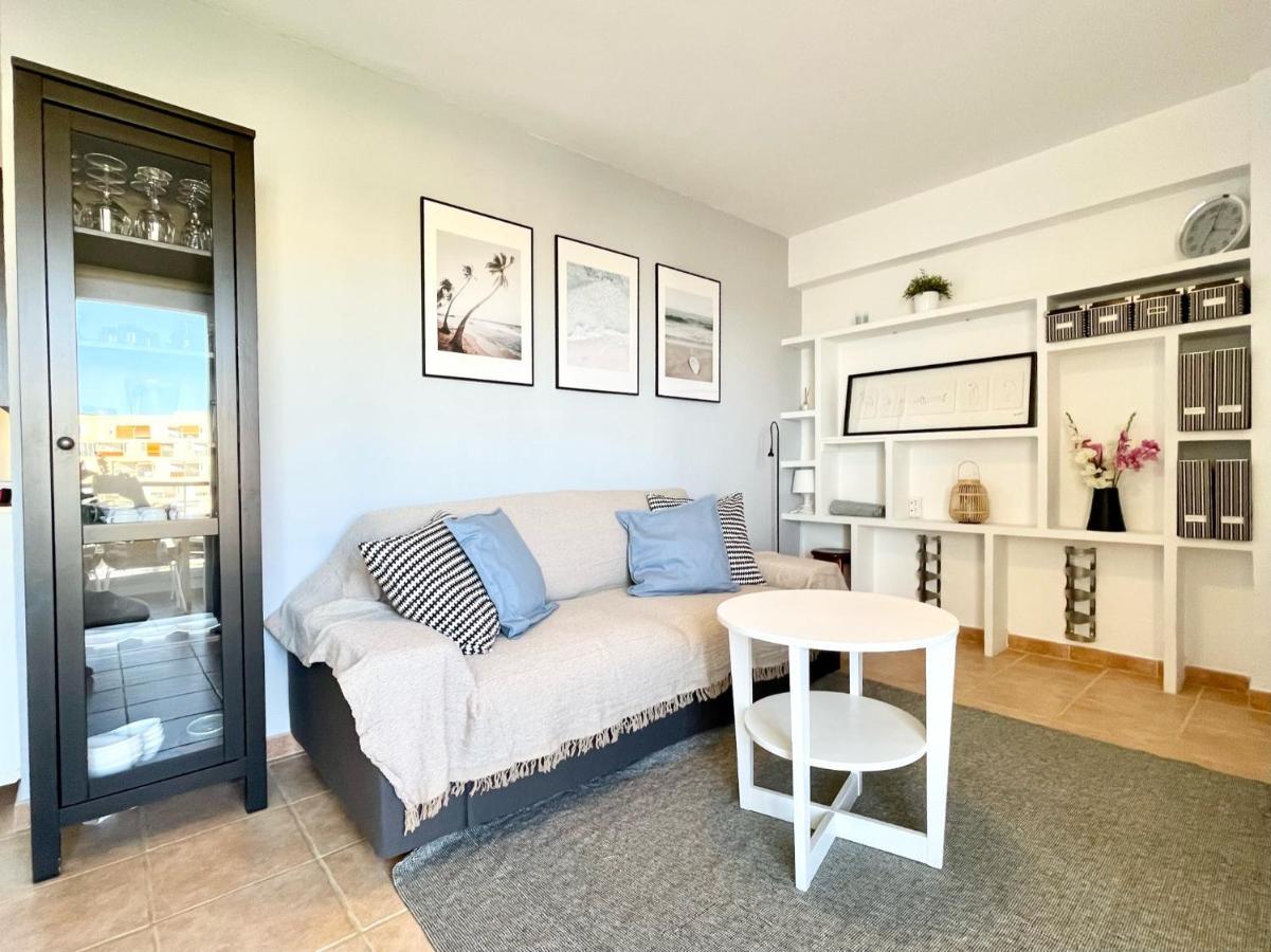 Beachfront Apartment With Ocean Views Лос-Крістіанос Екстер'єр фото
