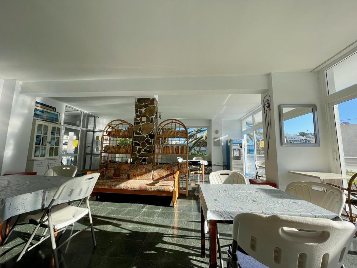 Beachfront Apartment With Ocean Views Лос-Крістіанос Екстер'єр фото